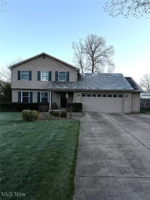 198 Green Garden Dr, Boardman, OH 44512