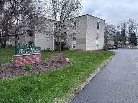 1625 Cedarwood Dr #316, Westlake, OH 44145