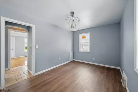 735 E 260th St, Euclid, OH 44132 photo 10