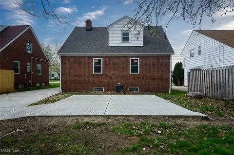 735 E 260th St, Euclid, OH 44132 photo 41