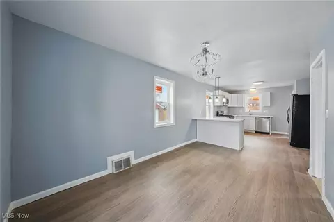 735 E 260th St, Euclid, OH 44132 photo 13