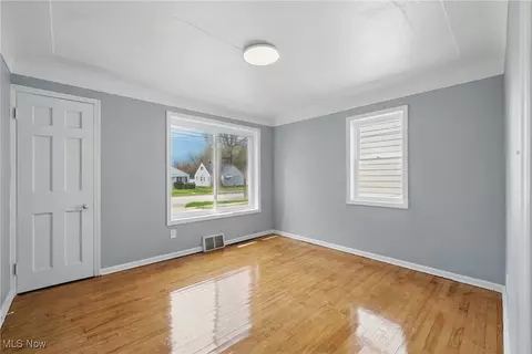 735 E 260th St, Euclid, OH 44132 photo 23
