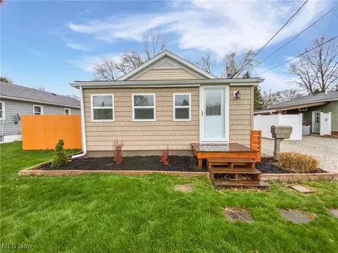 2854 Morrison St, Akron, OH 44312