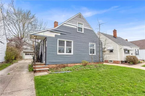 12821 Oak Park Blvd, Garfield Heights, OH 44125