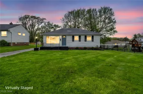 2666 Dentzler Rd, Parma, OH 44134