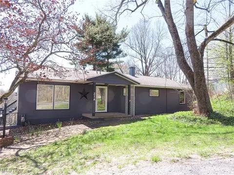 21 Grandview Rd # A, Cambridge, OH 43725