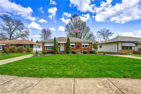 7195 Beresford Ave, Parma, OH 44130