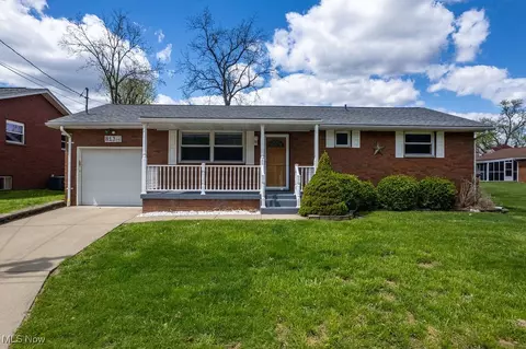 813 14th Ave, Vienna, WV 26105