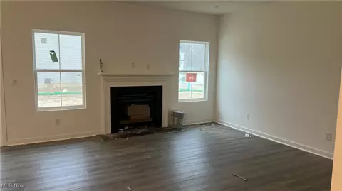 604 Cedarwood Trl, Elyria, OH 44035 photo 3