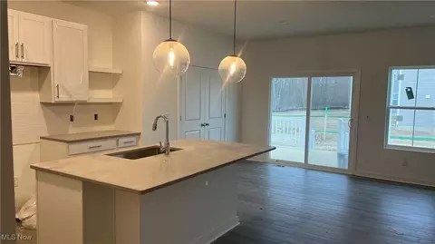 604 Cedarwood Trl, Elyria, OH 44035 photo 5