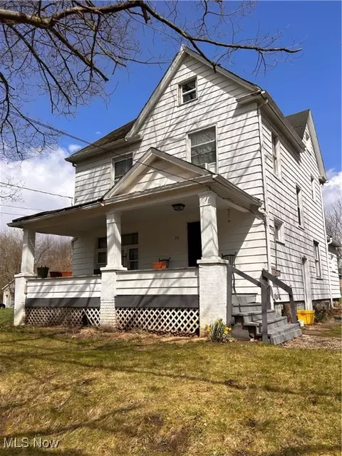 78 Gladstone St, Campbell, OH 44405