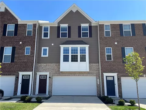 1647 S Eckert Ln, Akron, OH 44313 photo 1
