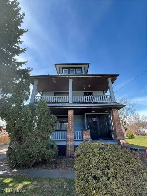 3892 E 74th St, Cleveland, OH 44105
