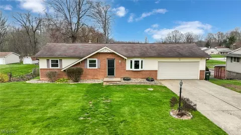 915 39th St SW, Canton, OH 44706
