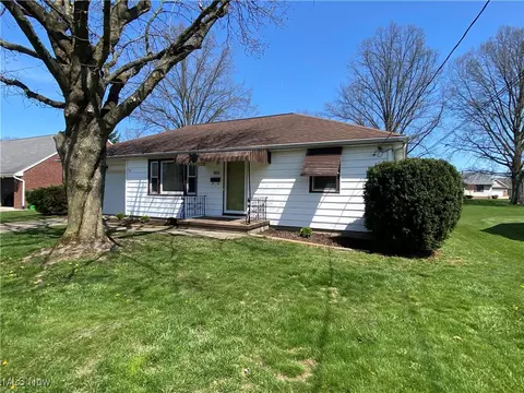 824 Hemlock St NW, Massillon, OH 44647