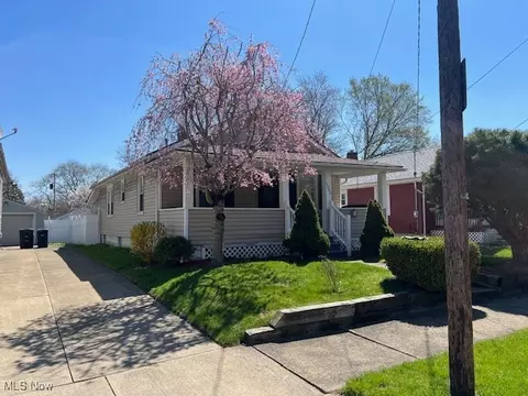 1305 Coventry St, Akron, OH 44306