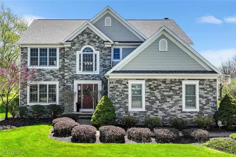 845 Stone Hill Oval, Aurora, OH 44202