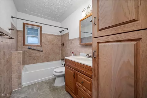631 State St, Elyria, OH 44035 photo 7