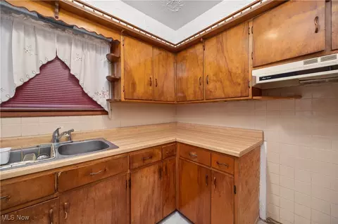 631 State St, Elyria, OH 44035 photo 19