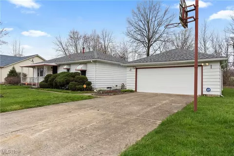 631 State St, Elyria, OH 44035 photo 2