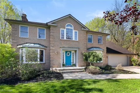 32280 Wintergreen Dr, Solon, OH 44139