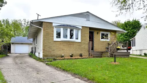 17601 Naomi Ave, Cleveland, OH 44111