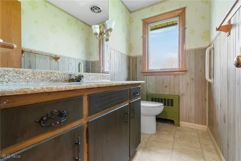 Bath - 144 Westgate Ave, Wadsworth, OH 44281 photo 2 of 3
