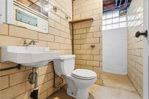 Bath - 144 Westgate Ave, Wadsworth, OH 44281 photo 3 of 3
