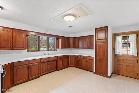 Kitchen - 144 Westgate Ave, Wadsworth, OH 44281 photo 1 of 3