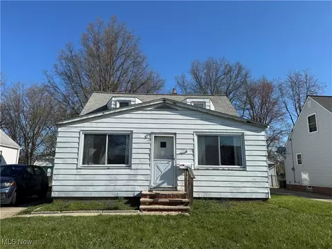 29061 Edgewood Dr, Willowick, OH 44095
