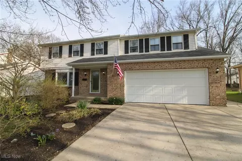 1826 Alverne Dr, Youngstown, OH 44514