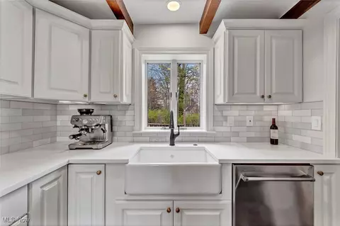 29437 Eddy Rd, Willoughby Hills, OH 44092 photo 9