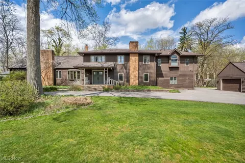 29437 Eddy Rd, Willoughby Hills, OH 44092