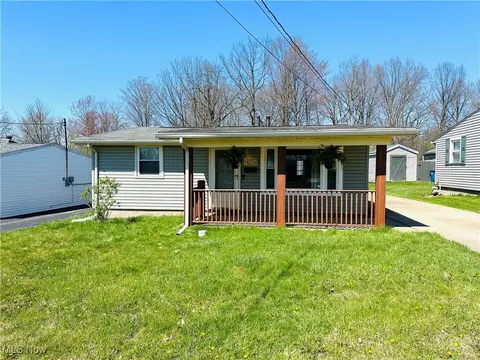 428 Iowa Ave, Girard, OH 44420