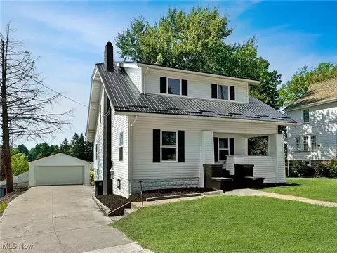 149 Lovers Ln, Steubenville, OH 43953