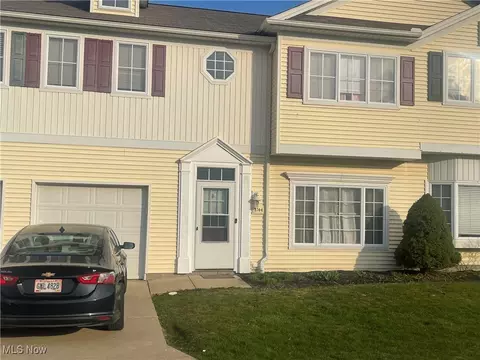 374 Eden Ln #4, Medina, OH 44256