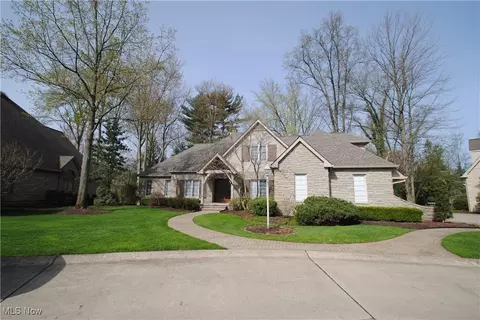2033 Acadia Trce, Westlake, OH 44145