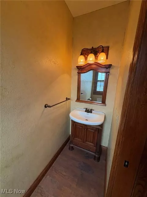 3065 Perry Dr NW, Canton, OH 44708 photo 12