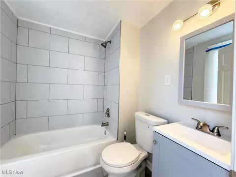2434 E 33rd St, Lorain, OH 44055 photo 25