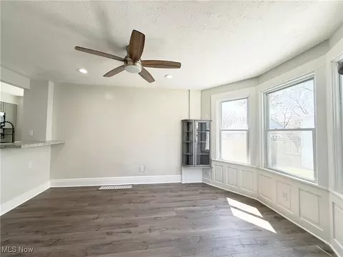 2434 E 33rd St, Lorain, OH 44055 photo 14