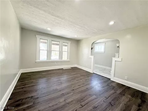 2434 E 33rd St, Lorain, OH 44055 photo 12