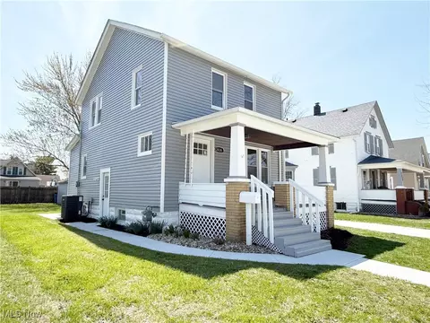 2434 E 33rd St, Lorain, OH 44055 photo 2