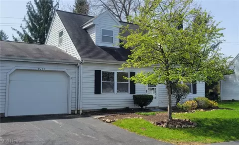 8766 Eastbrook Cir, Chagrin Falls, OH 44023