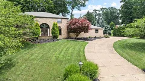 3675 Country Club Dr, Silver Lake, OH 44224