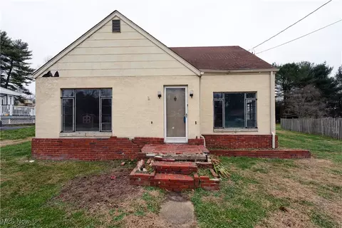 102 Woodrow St, Marietta, OH 45750