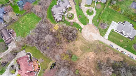 carlton court, Pepper Pike, OH 44124
