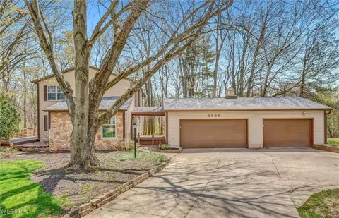 3389 Ledgewick Cir, Fairlawn, OH 44333