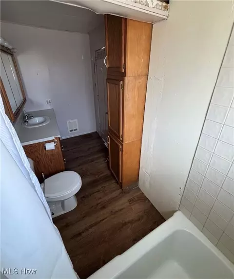 Bath - 210 Spring St, Dennison, OH 44621 photo 1 of 1