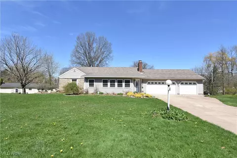 705 Knollwood Dr, Ashtabula, OH 44004