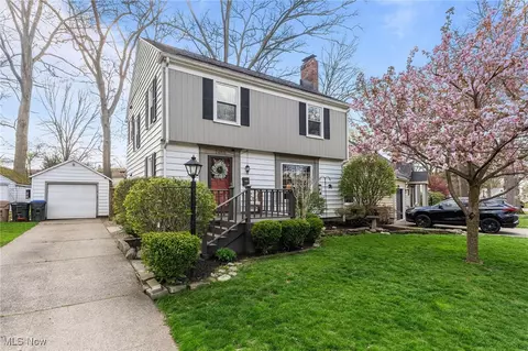 2668 Oak Park Blvd, Cuyahoga Falls, OH 44221